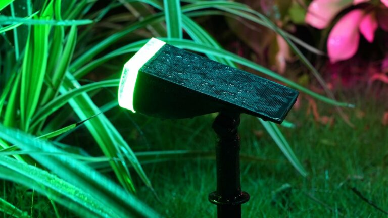 Linkind: Smart Solar Spotlights SL5 Color-Changing Outdoor Lights by AiDot on Gadget Flow