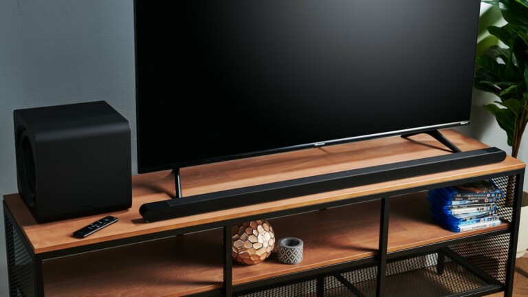 Samsung HW-S800D ultra-thin soundbar fits into any space and offers rich, immersive sound